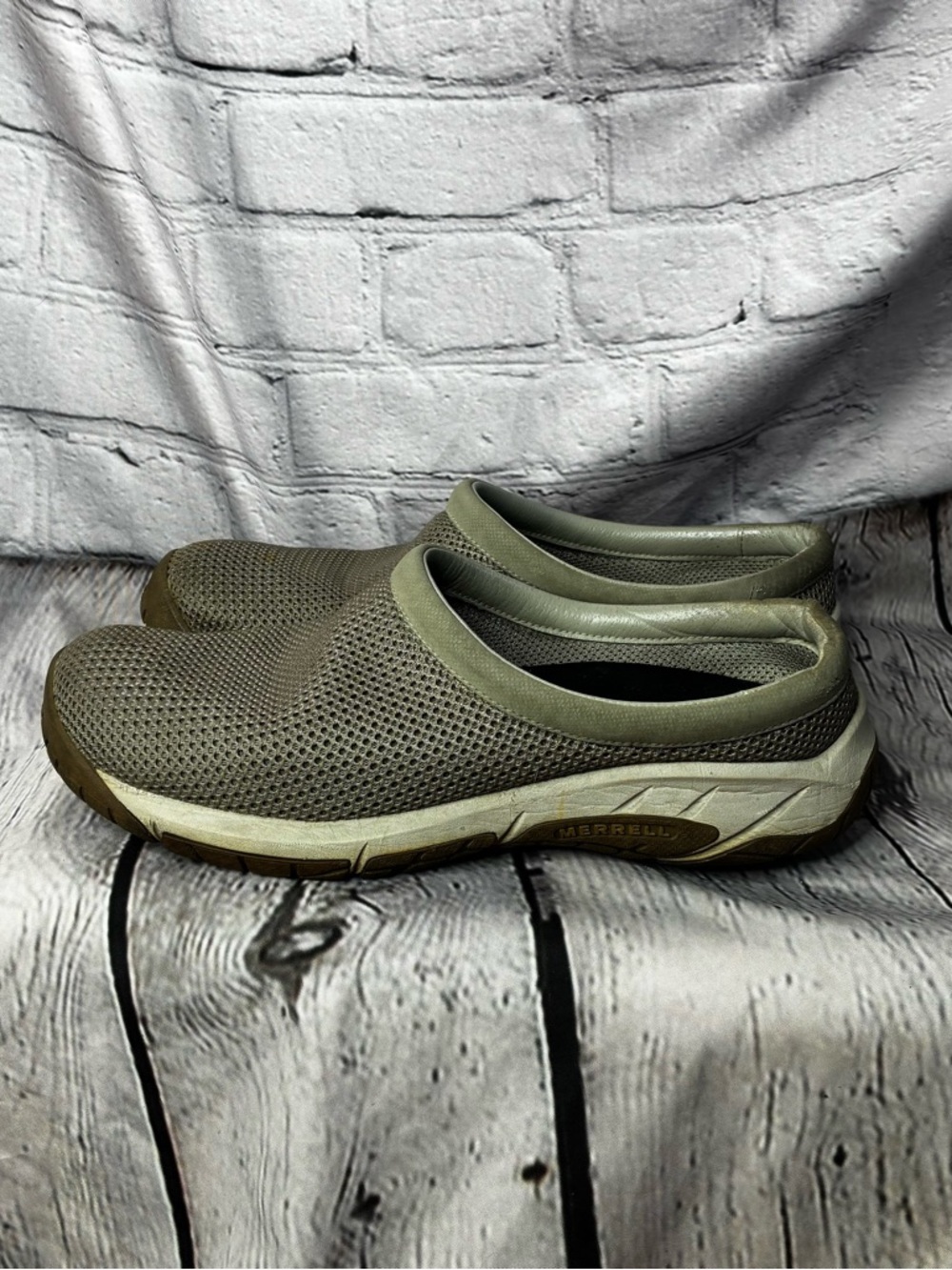 Merrell Women's Encore Breeze 4 Slip On Mesh Clog Shoes Aluminum Size 12 AS IS